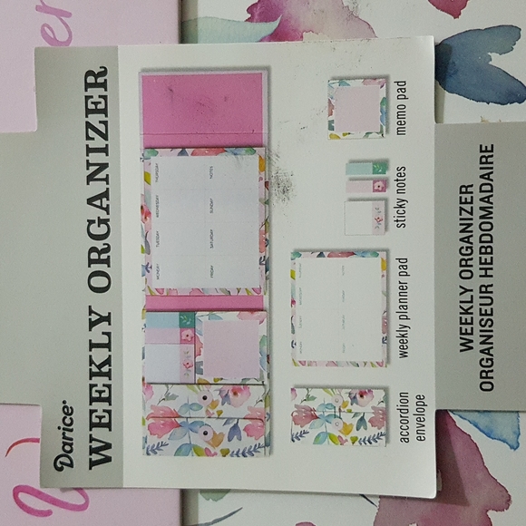 NEW Darice Weekly Organizer - Picture 2 of 4